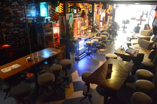 Rockstore quán bar phố cổ Hà Nội nổi tiếng