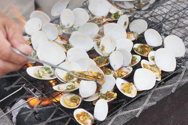 Nghêu nướng mỡ hành