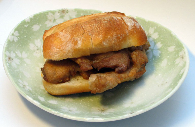 Bánh bao nhân thịt lợn đặc sản Macau