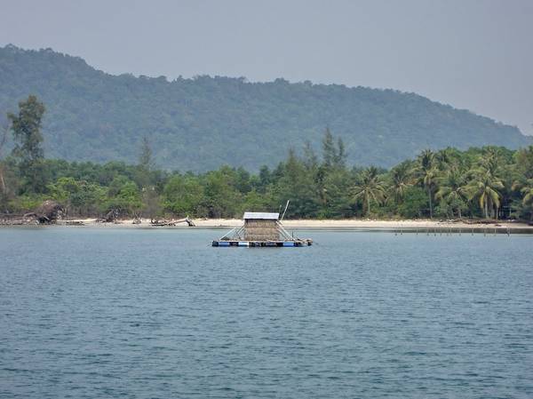 Bãi Vòng - Bãi biển Phú Quốc tại làng chài Hàm Ninh