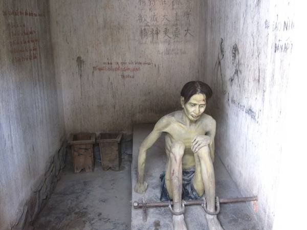 Bảo tàng Chứng tích Chiến tranh (quận 3): Là bảo tàng chuyên về nghiên cứu, sưu tầm, lưu trữ, bảo quản và trưng bày những tư liệu, hình ảnh, hiện vật về những tội ác và hậu quả của các cuộc chiến tranh đã gây ra đối với Việt Nam, bảo tàng hiện lưu giữ hơn 20.000 tài liệu, hiện vật và phim ảnh. Ảnh: Joephebus.