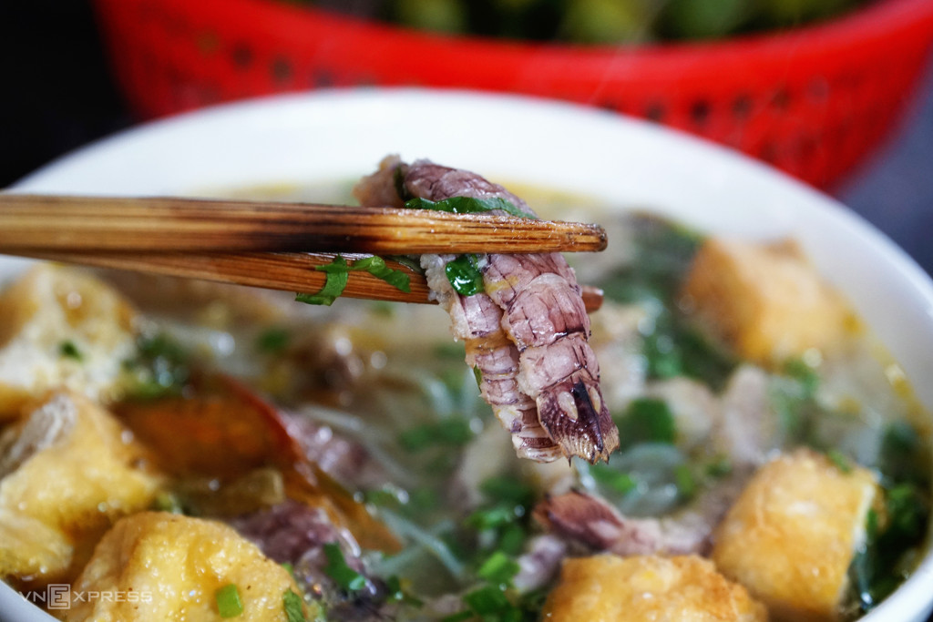 Tô bún bề bề đặc sản Hạ Long hấp dẫn
