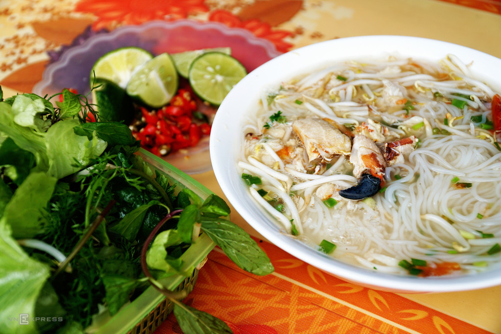 Bún cù kỳ đặc sản Hạ Long đậm đà