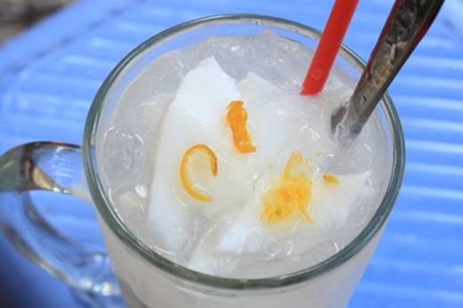 Dừa tắc Pasteur - món ngon quận 3 với nước dừa thanh mát