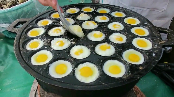 Trứng cút nướng - món ngon Chatuchak Bangkok ăn không ngấy