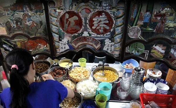 Quán chè ma Trần Hưng Đạo B Sài Gòn