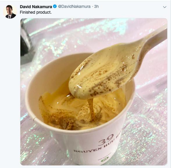 Nhà báo Mỹ David Nakamura giới thiệu cà phê trứng Hà Nội