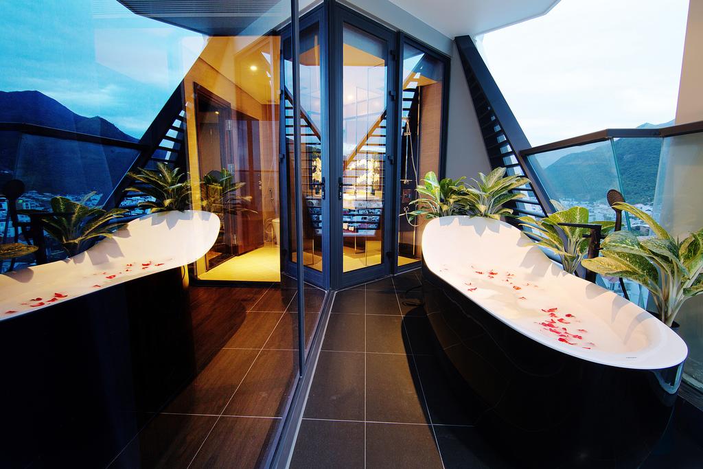 Bồn tắm thư giãn tại khách sạn Nha Trang