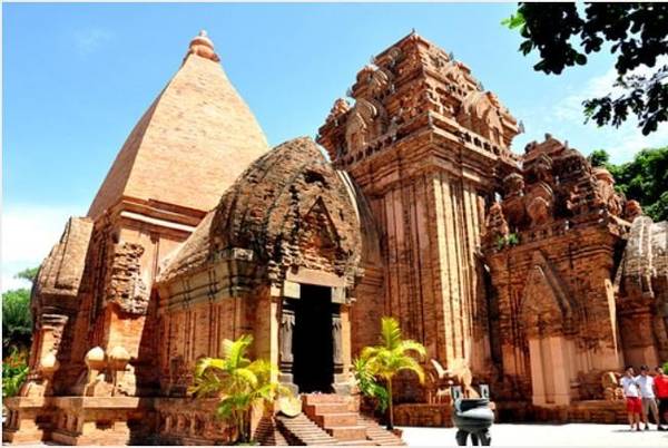 Tháp Bà Po Nagar - Điểm du lịch tâm linh nổi tiếng tại Khánh Hòa