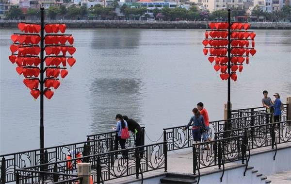 Cầu tình yêu Đà Nẵng