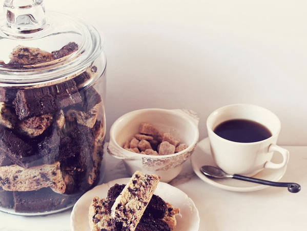 10. Biscotti: Bánh quy Biscotti còn gọi là “cantuccini”. Người Ý rất thích thưởng thích Biscotti với một tách cà phê hay trà.