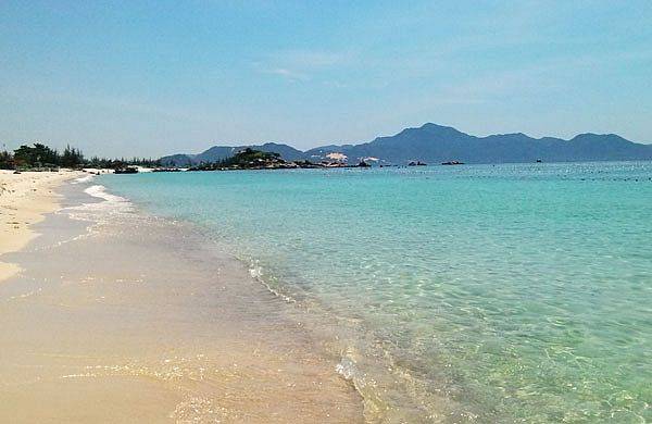 Bãi Bình Châu – Bình Lập Bãi Bình Châu đầy đủ dịch vụ tiện ích tại vùng biển Tứ Bình