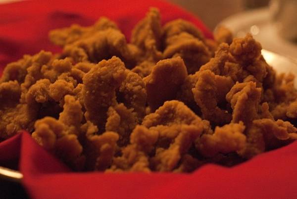Rocky Mountain oysters - đặc sản địa phương Mỹ từ tinh hoàn động vật