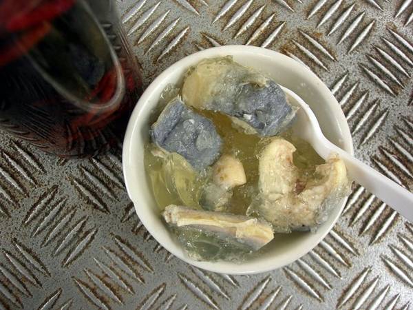 Lươn nấu đông - đặc sản địa phương phổ biến tại Anh