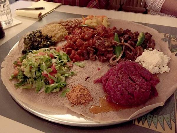 Kitfo - món thịt bò sống đặc sản địa phương Ethiopia