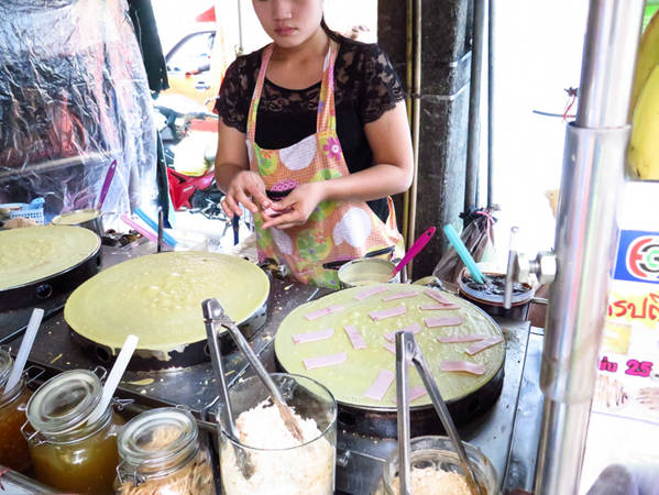 Món ăn đường phố Bangkok - Bánh crepes Món ăn đường phố Bangkok - Bánh crepes