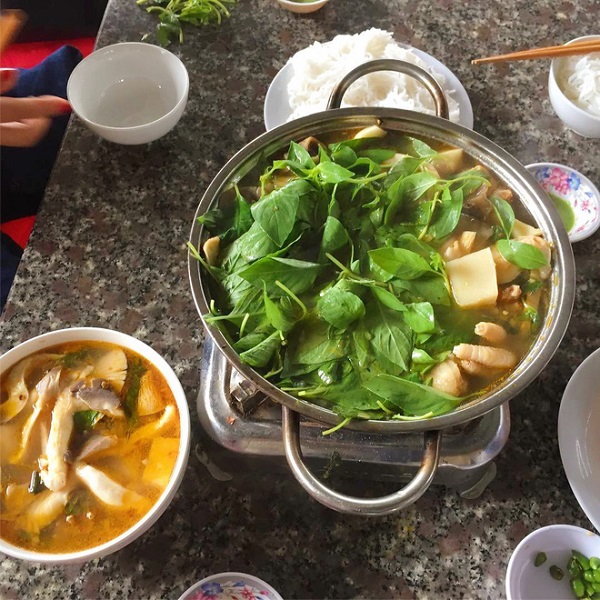 2-quan-lau-ga-la-e-da-lat-dong-khach-den-muc-chi-cham-chan-dat-ban-la-phai-dung-cho-ca-buoi-moi-duoc-an-ivivu-9