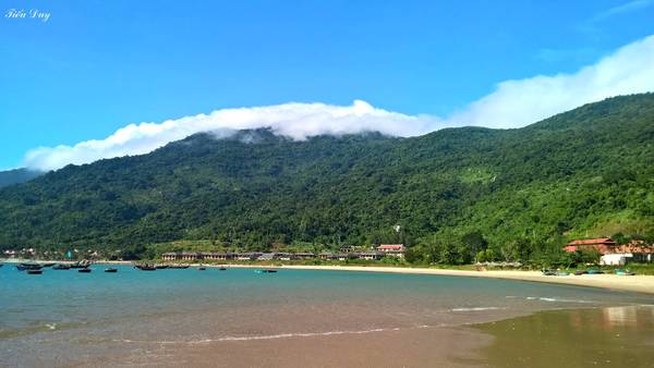 Bãi Nam Sơn Trà - bãi biển hoang sơ