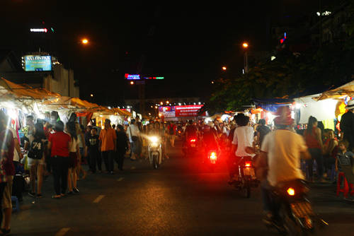 Chợ đêm Bến Thành Sài Gòn