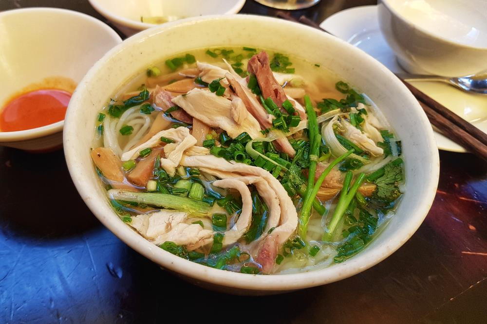 Ăn phở trong 24 giờ Hà Nội theo lời khuyên Culture Trip