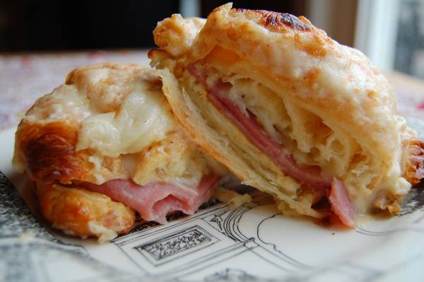 Bánh mì kẹp Croque Monsieur béo ngậy nước Pháp