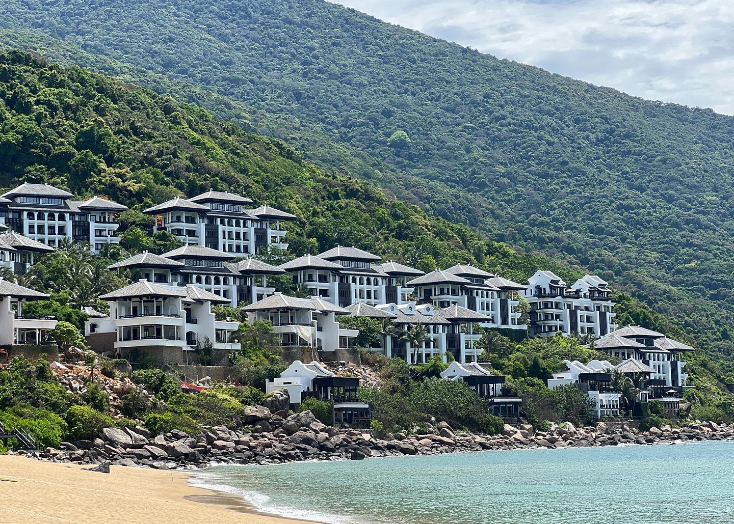 Tận hưởng kỳ nghỉ đẳng cấp tại InterContinental Đà Nẵng Sun Peninsula Resort