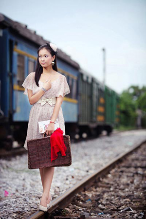 Chụp ảnh phong cách cổ điển tại Ga Yên Viên Hà Nội