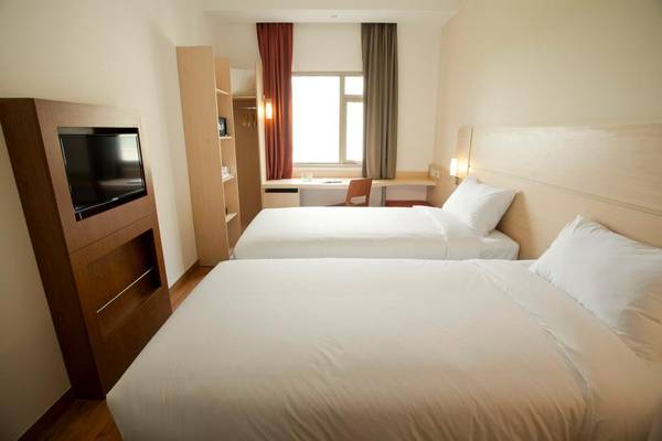 Phòng nghỉ hiện đại tại khách sạn Ibis Saigon South