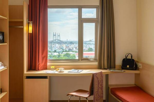 Nội thất phòng ngủ khách sạn Ibis Saigon South