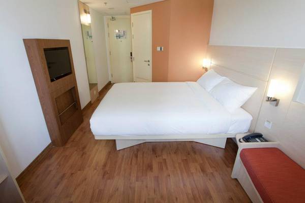 Phòng tắm tiện nghi khách sạn Ibis Saigon South