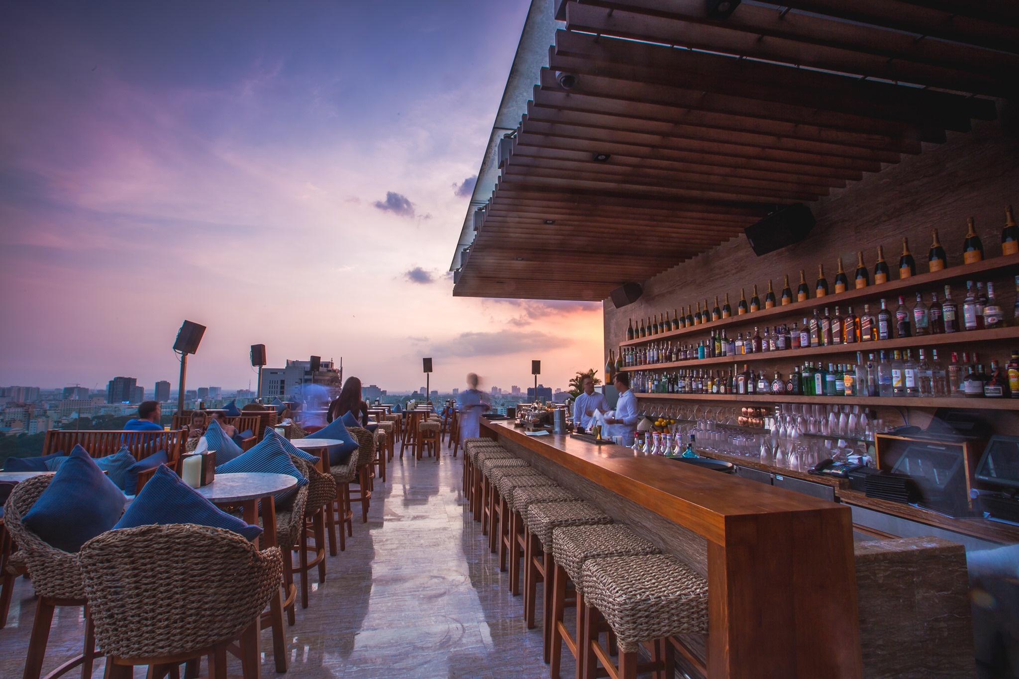 2n1d-o-hotel-des-arts-mien-phi-cocktails-va-mini-bar-chi-1599000-vndkhach-ivivu-07