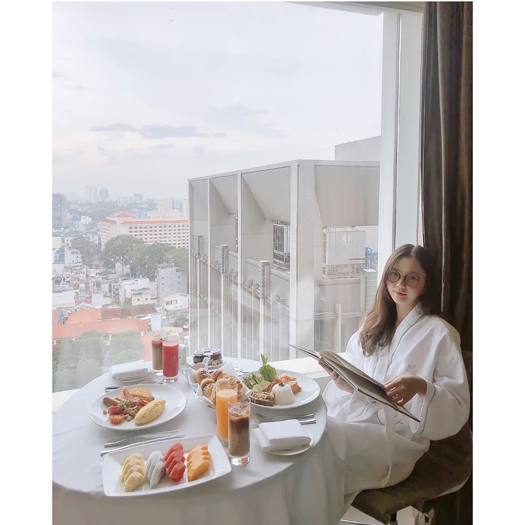 View đường phố từ khách sạn Nikko Sài Gòn