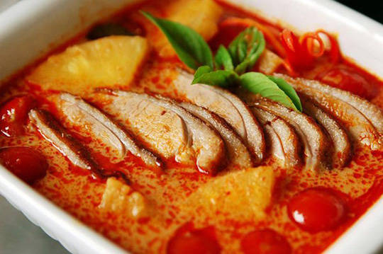 Cà ri xanh đỏ trong ẩm thực Thái Lan