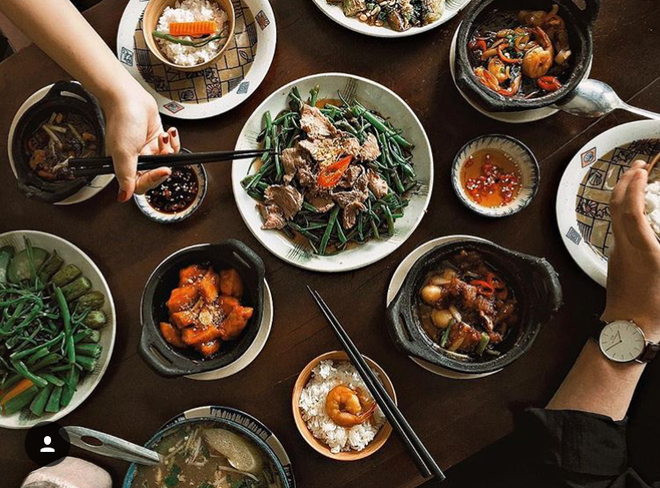 3-cua-hang-bistro-o-sai-gon-du-cac-tieu-chuan-ngon-dep-am-cung-va-gia-hop-ly-ivivu-1