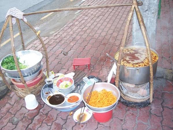 Tô bún riêu cua chợ Bến Thành thơm ngon chuẩn vị Sài Gòn