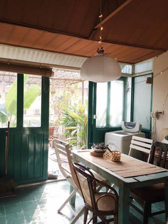 Góc sân vườn bình yên tại homestay khách sạn Đà Lạt Le Bleu