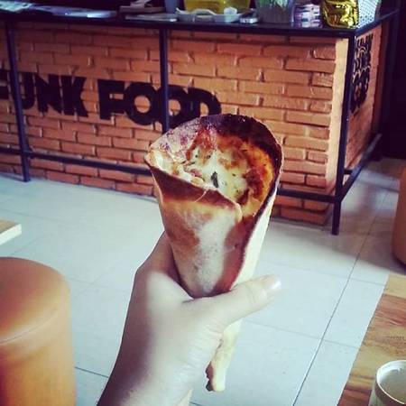 Pizza ốc quế - Món ăn vặt Cần Thơ giá 29.000 đồng