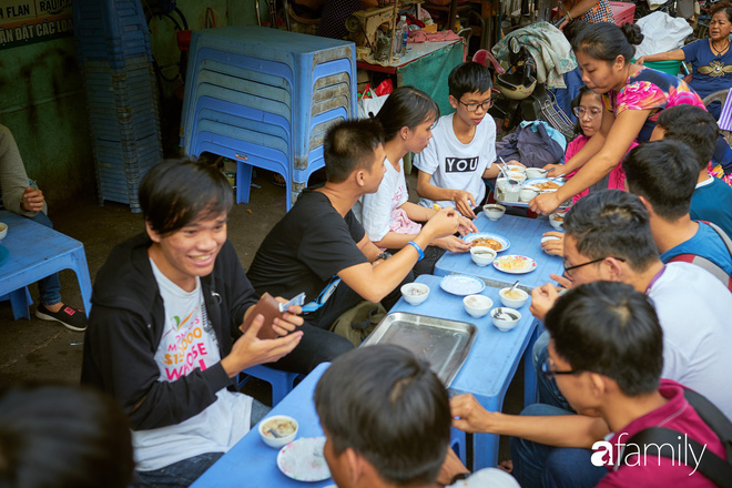 Mâm chè đa dạng với 13 loại chè
