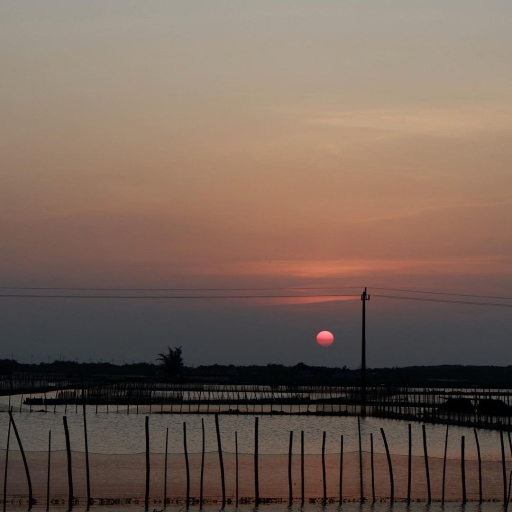 Hoàng hôn trên phá Tam Giang. Ảnh: dinhyen