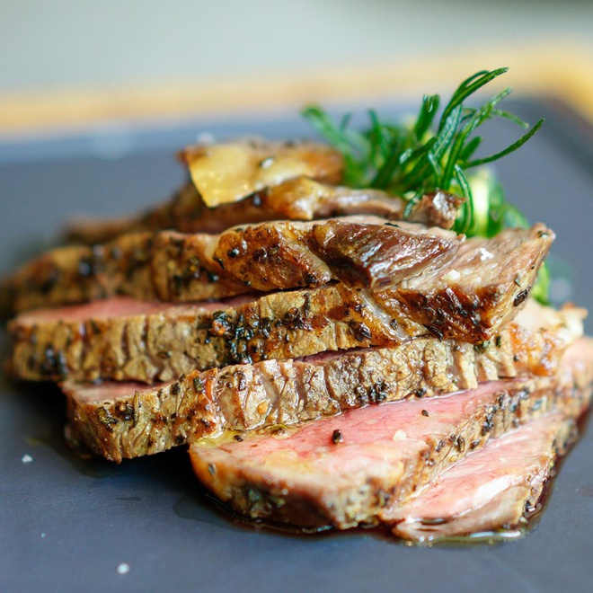 3-nha-hang-steak-nhat-dinh-phai-thu-tai-tphcm-ivivu-15