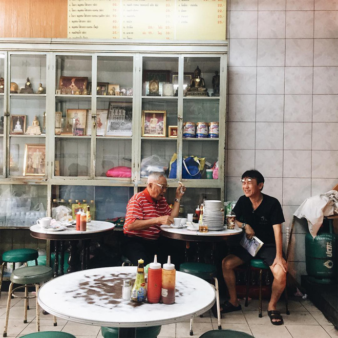 Không gian chụp ảnh đẹp quán ăn Bangkok On Lok Yun