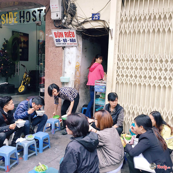 Bát bún riêu Bát Đàn Hà Nội nước dùng trong thanh