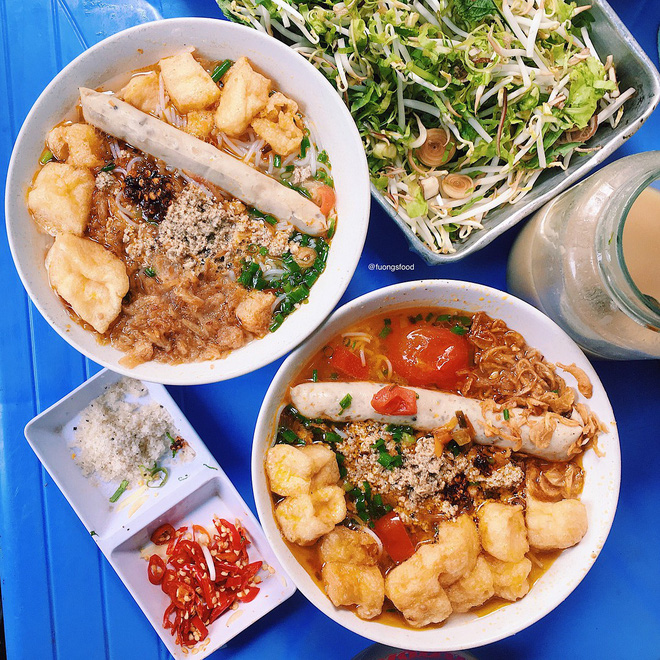 3-quan-bun-rieu-truyen-thong-cuc-ngon-de-khoi-dong-mua-he-o-ha-noi-ivivu-5