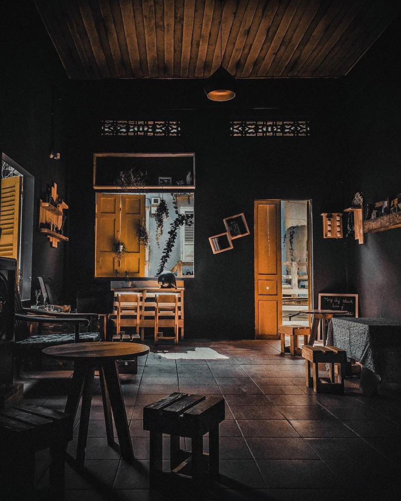 La Pensée Café & Librairie - quán cafe hoài cổ Đà Nẵng