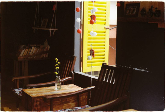 Không gian đọc sách tại quán cafe hoài cổ Đà Nẵng La Pensée