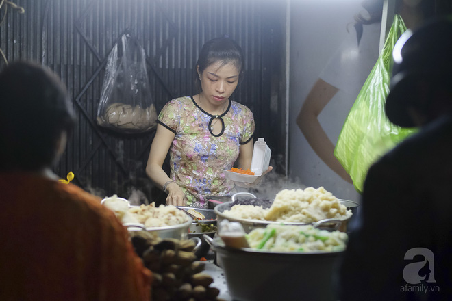 3-quan-che-banh-ban-den-rat-khuya-cho-nhung-nguoi-hao-ngot-lai-me-an-dem-o-sai-gon-ivivu-2 3-quan-che-banh-ban-den-rat-khuya-cho-nhung-nguoi-hao-ngot-lai-me-an-dem-o-sai-gon-ivivu-2