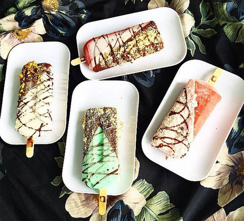Kem que hoa quả siêu bắt mắt tại quán Kem Lick N Bite