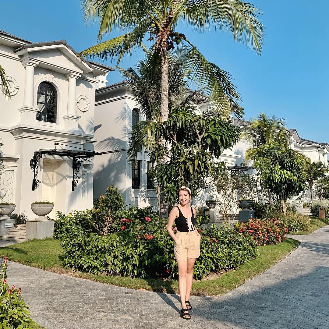 Khuôn viên xanh mát tại resort Phú Quốc