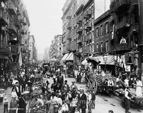 Dòng người qua lại đông đúc tại trung tâm New York