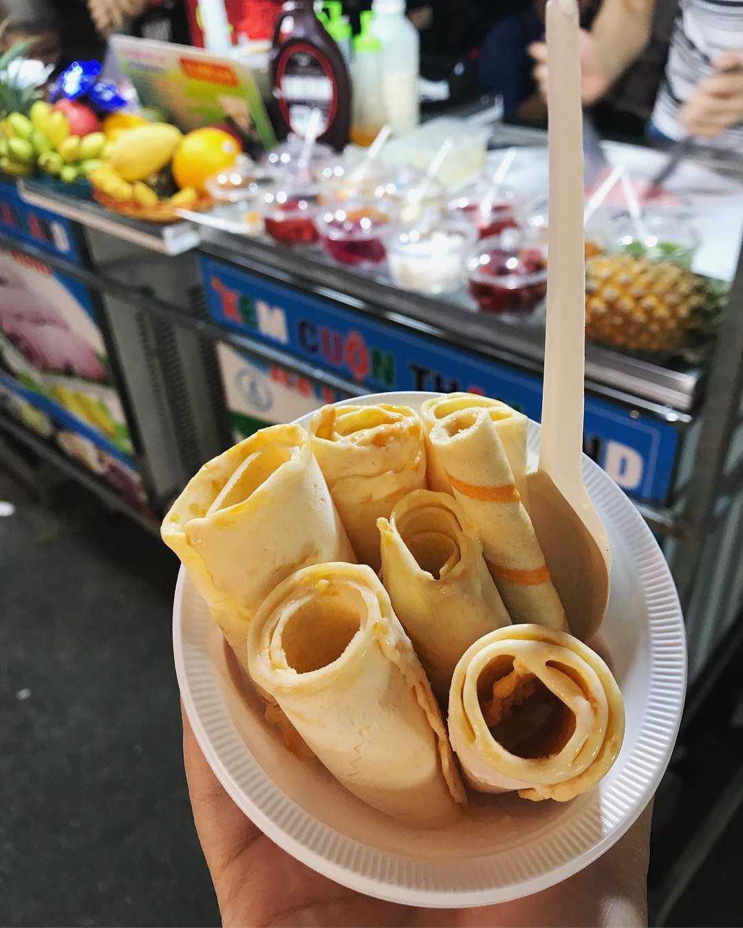 Kem cuộn món ngon Thái Lan